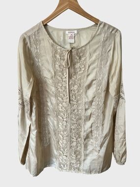 Sundance Cream Lace Sleeve Lightweight Blouse